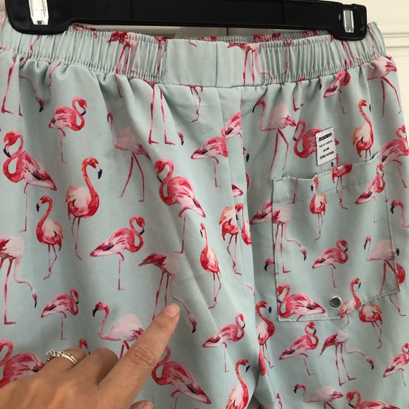 🥳HOST PICK🥳 Mosmann Australia men’s beach shorts - Picture 7 of 9